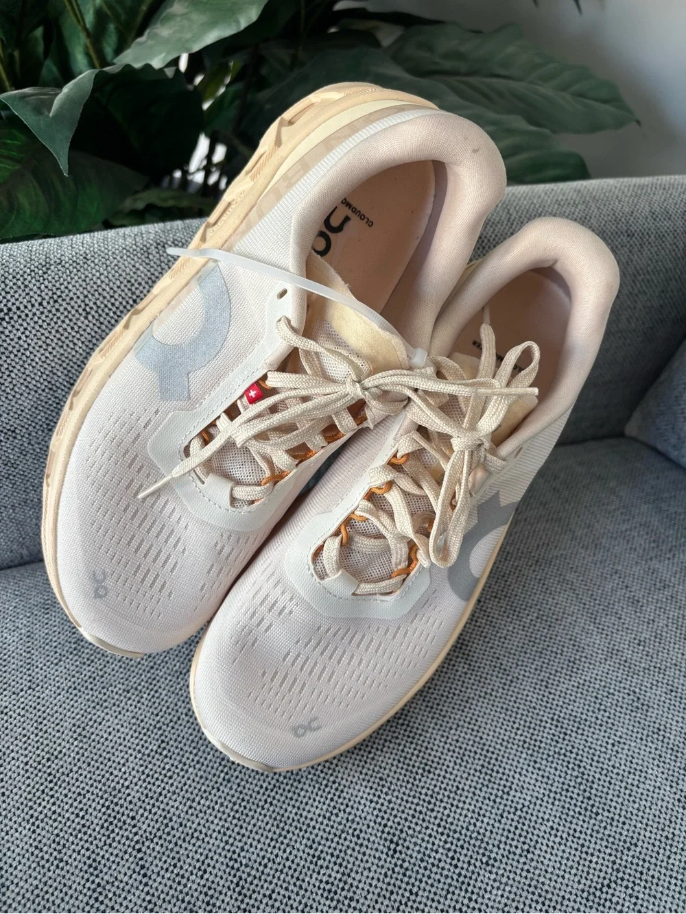 On Running Women’s Sneakers in Light Beige - Cloud Style
